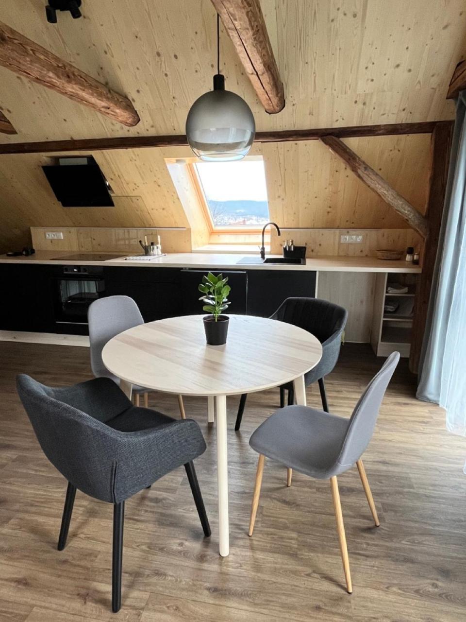 Sanky Apartmany Liberec Buitenkant foto