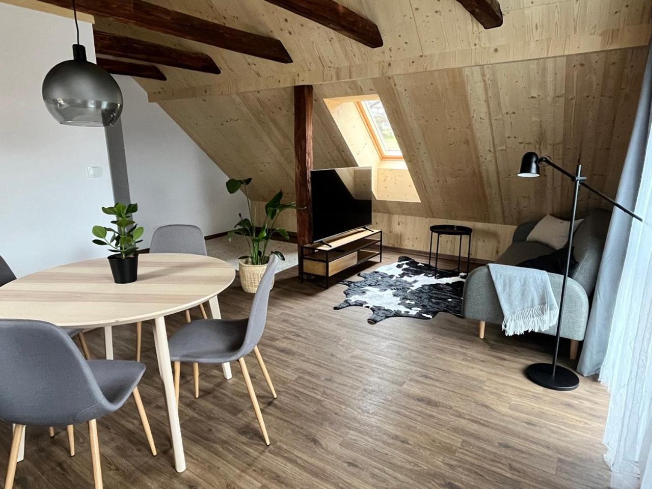 Sanky Apartmany Liberec Buitenkant foto