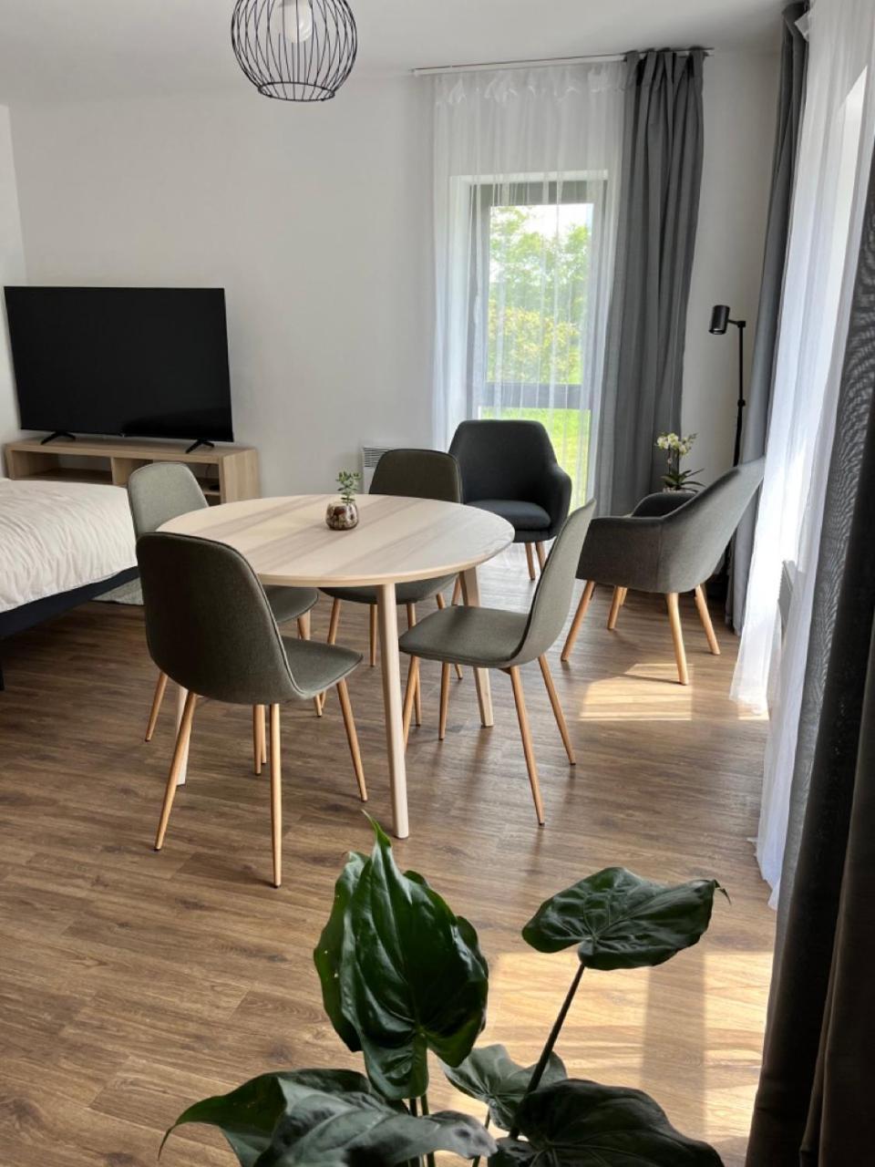 Sanky Apartmany Liberec Buitenkant foto