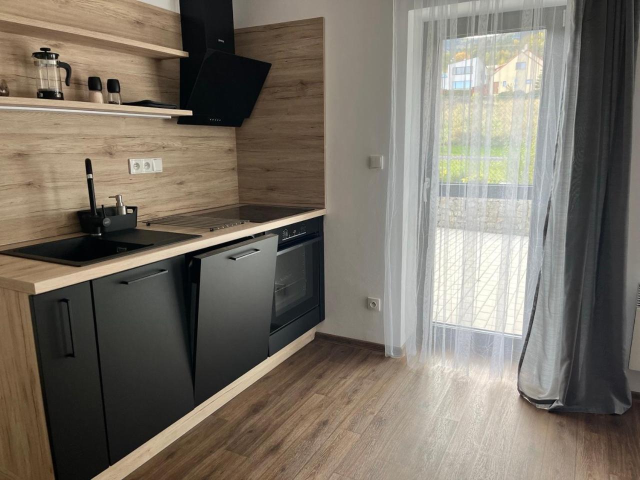 Sanky Apartmany Liberec Buitenkant foto