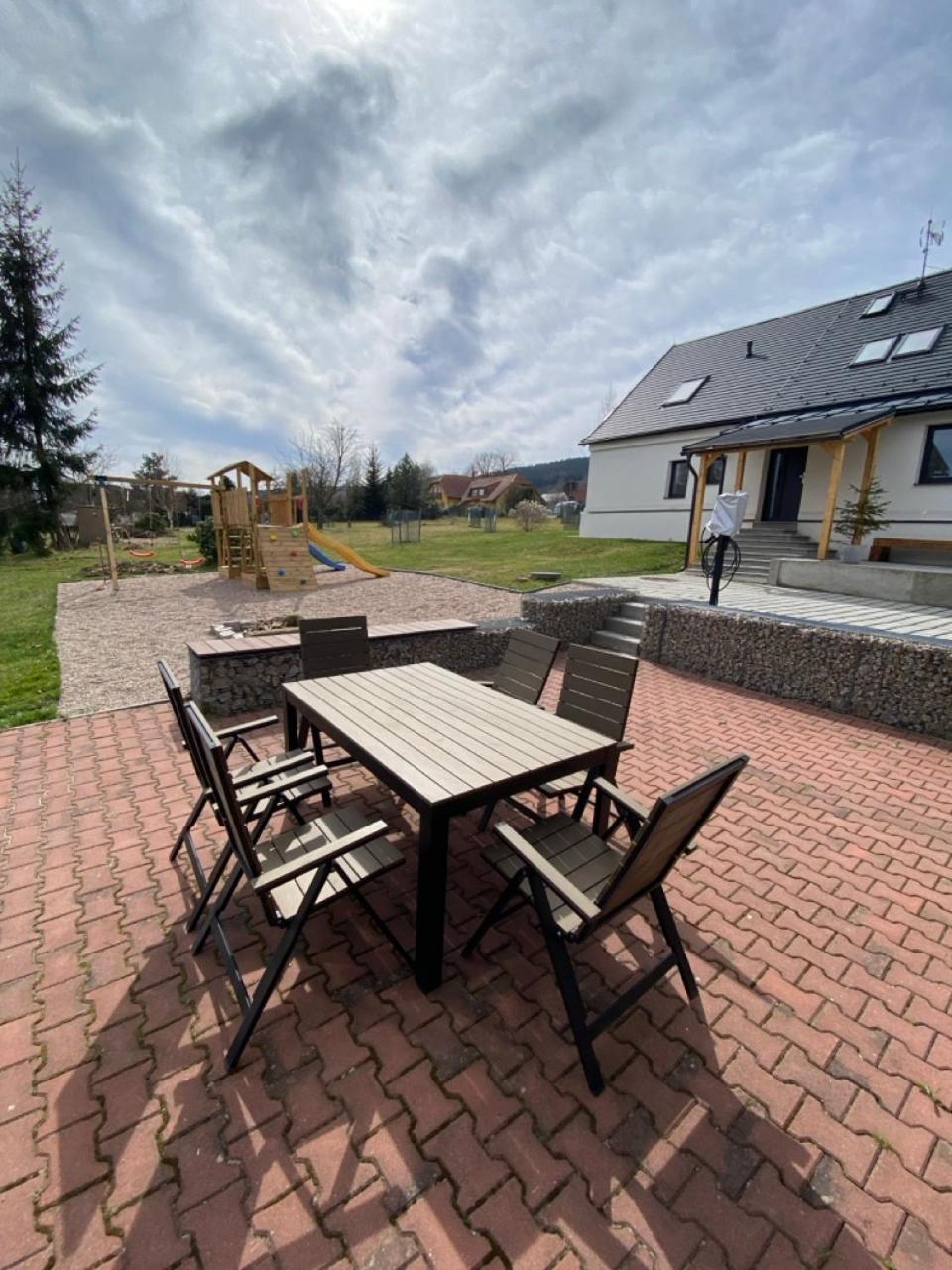 Sanky Apartmany Liberec Buitenkant foto